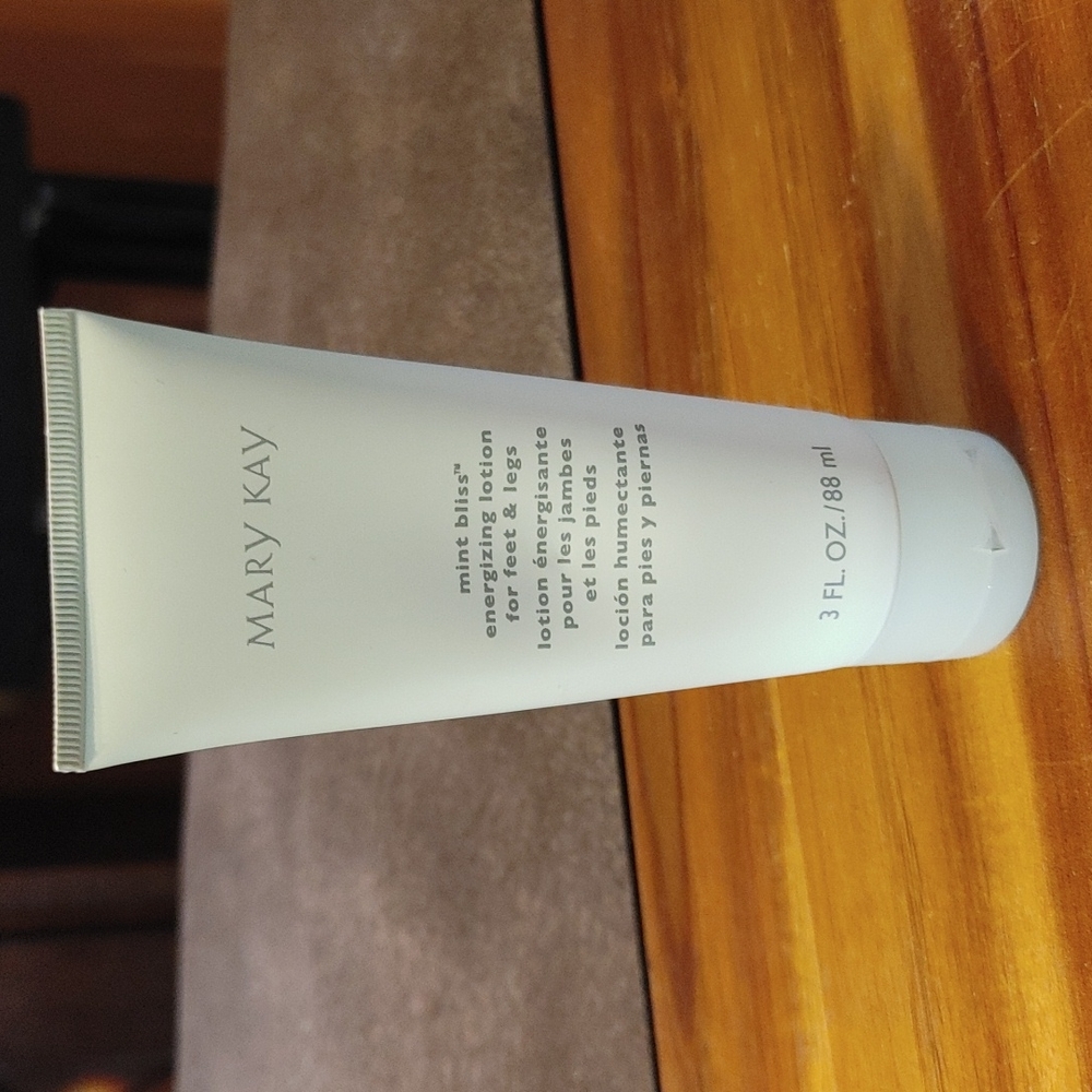 MK Mint Bliss Energizing Lotion for Feet & Legs
